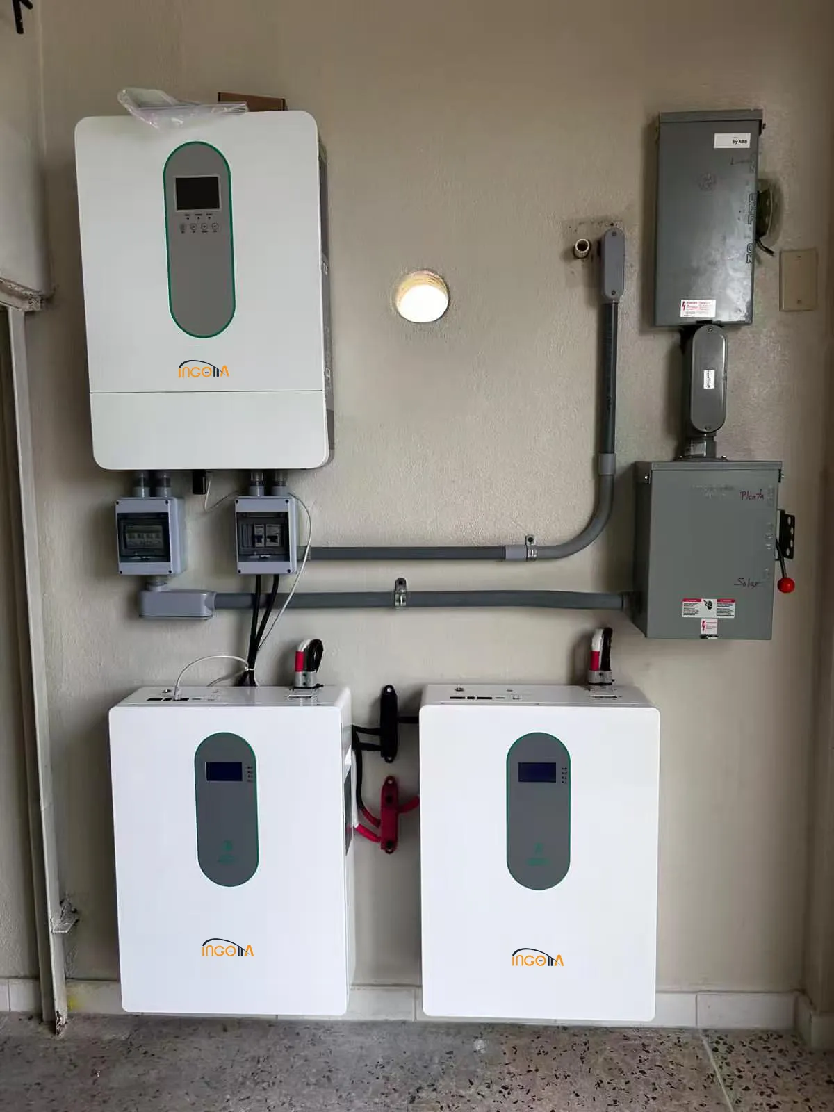 10KWh lifepo4 battery &amp; 10kw split hybrid inverter installation project